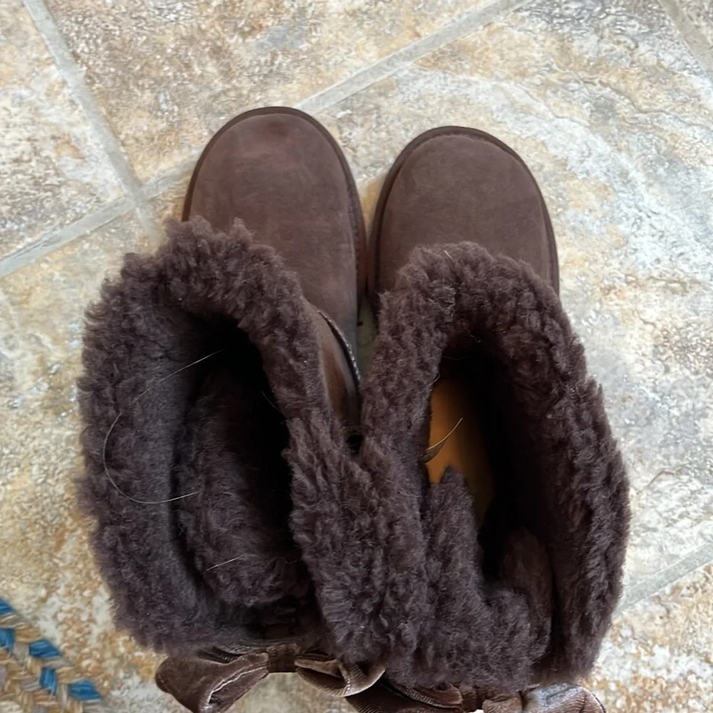 Ugg Bailey Mini Bailey Bow ll Boot Size 6 NEW